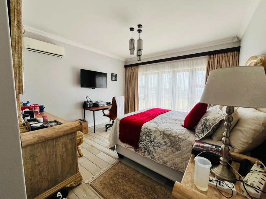 6 Bedroom Property for Sale in Gonubie Eastern Cape